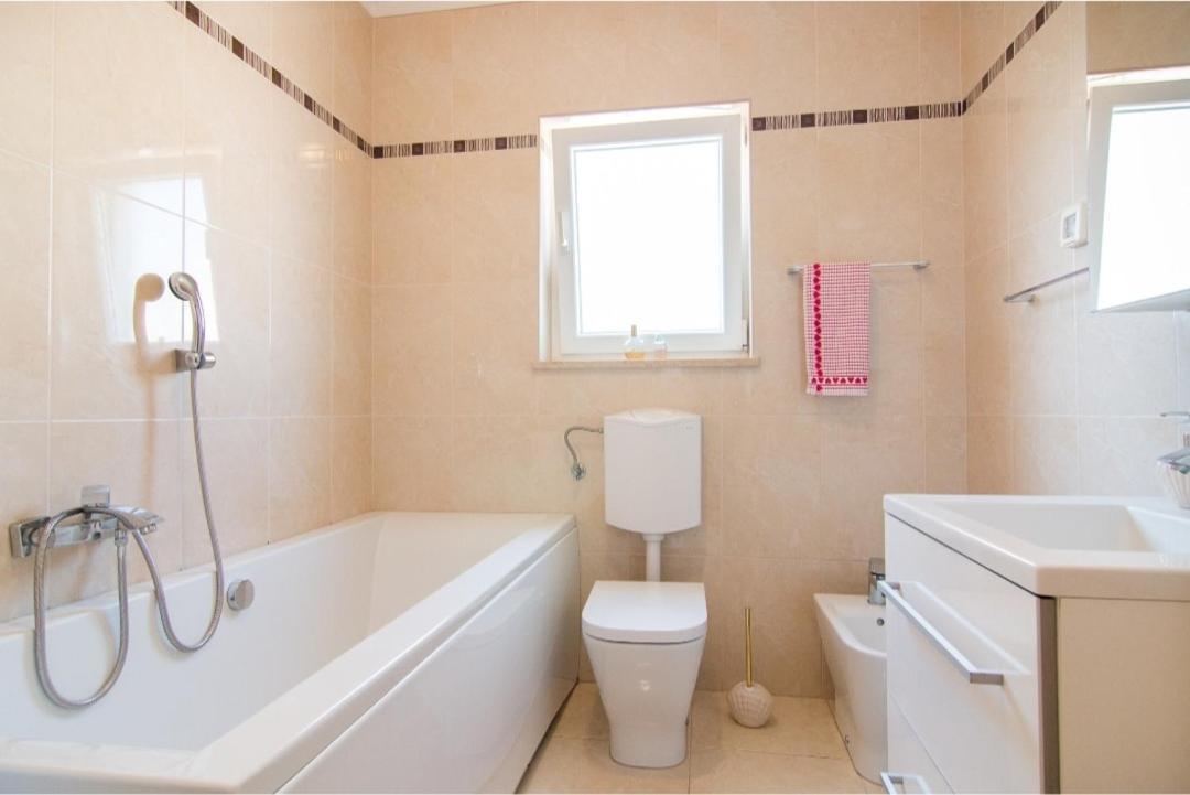 Apartment Antonella Fasana Fazana Bagian luar foto