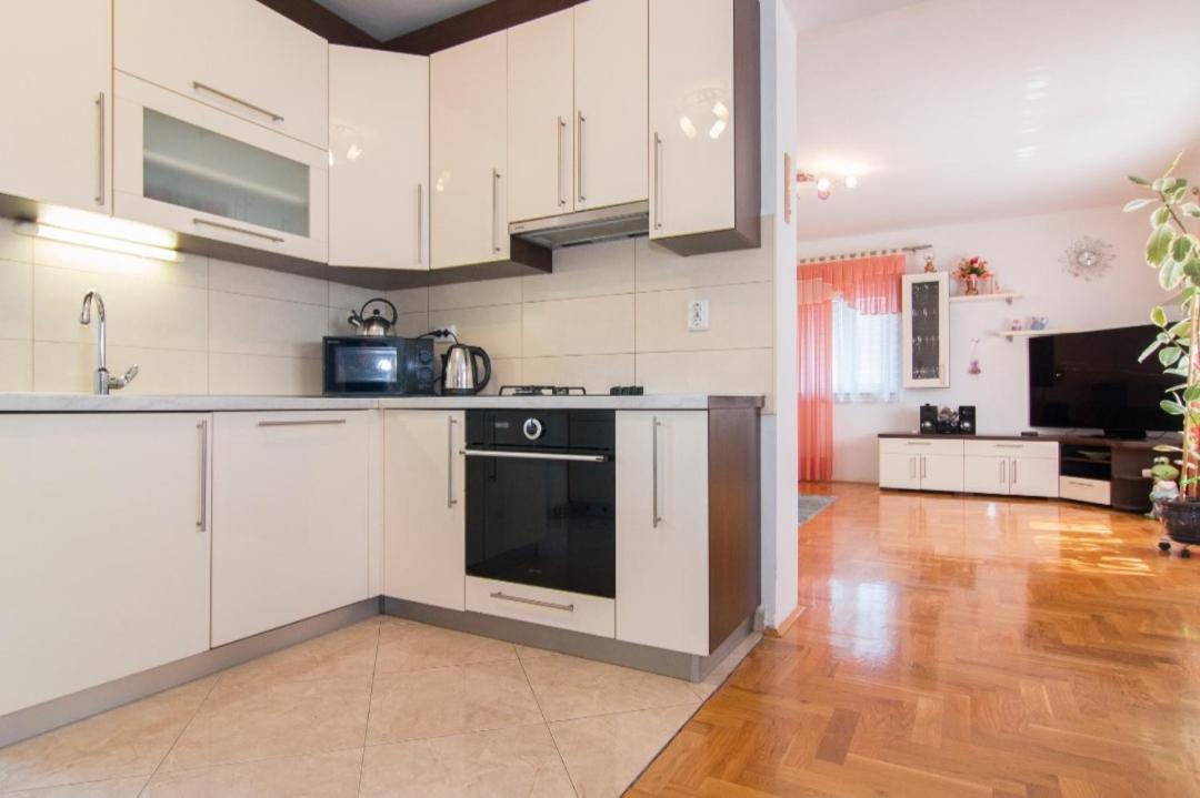 Apartment Antonella Fasana Fazana Bagian luar foto